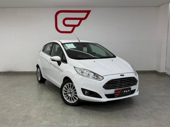 FORD FIESTA 1.6 TITANIUM HATCH 16V FLEX 4P POWERSHIFT